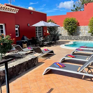 https://villa-consuelo-quiet-location-close-to-resorts.adeje-hotels.com